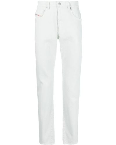 DIESEL Slim-Fit-Jeans mit Logo-Patch - Weiß