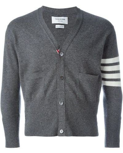 Thom Browne Short V-hals Vest Met 4-strepen Streep In Medium Grijze Cashmere - Grijs