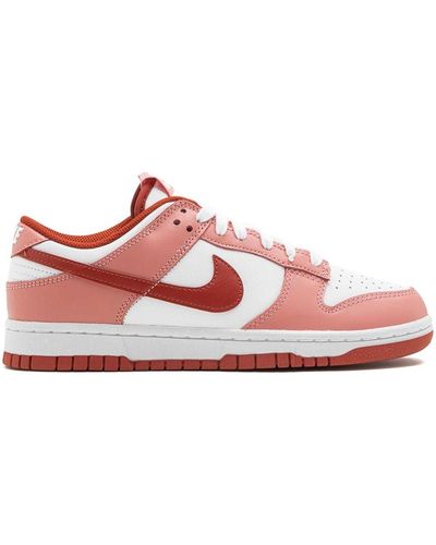 Nike Baskets Dunk Low 'Red Stardust' - Rose