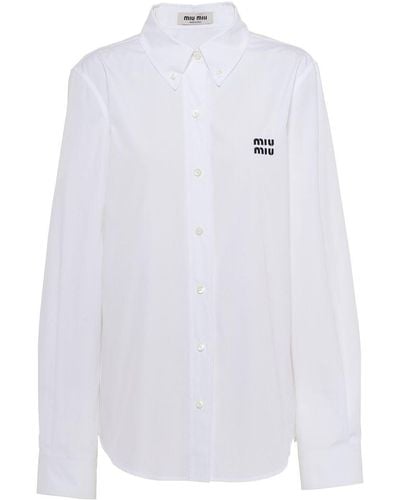Miu Miu Chemise boutonnée en popeline à logo brodé - Blanc