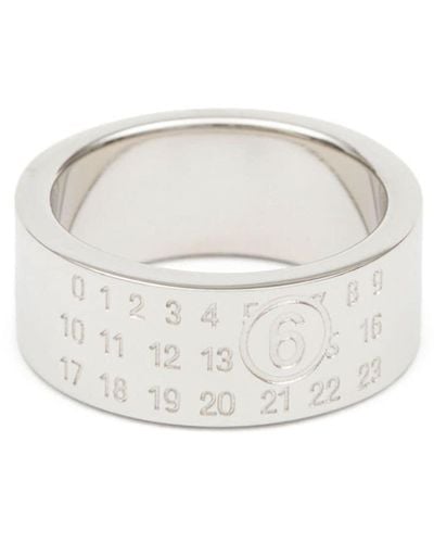 MM6 by Maison Martin Margiela Numeric engraved polished ring - Blanco