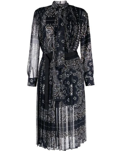 Sacai Plissiertes Kleid mit Paisley-Print - Schwarz