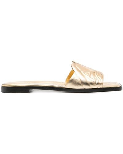 Alexander McQueen Sandalias con logo en relieve - Blanco