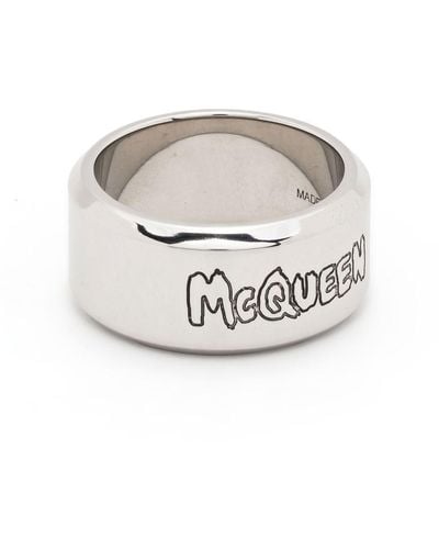 Alexander McQueen Ring mit Graffiti-Gravur - Weiß