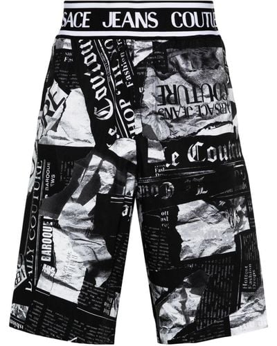Versace Shorts Met Print - Zwart