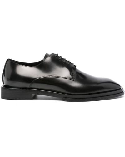 Alexander McQueen Zapatos derby con placa del logo - Negro