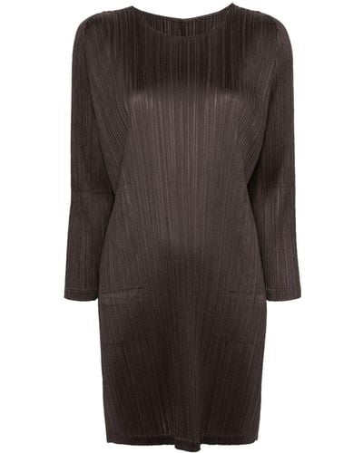 Pleats Please Issey Miyake Vestido corto con cuello redondo - Gris