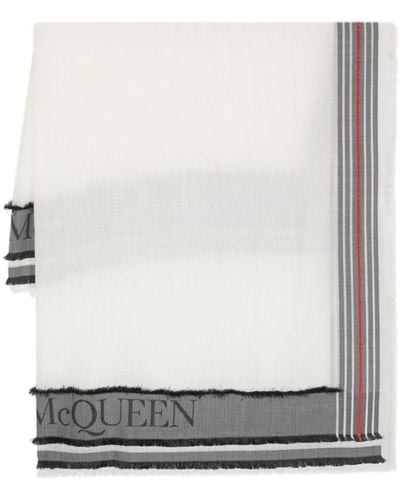 Alexander McQueen Écharpe frangée à logo intarsia - Blanc