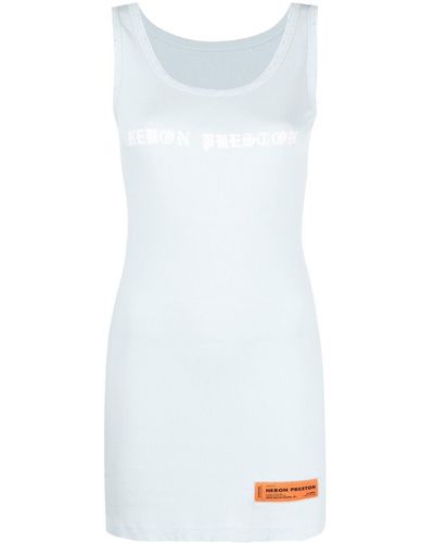 Heron Preston Geripptes Kleid mit Logo-Print - Weiß