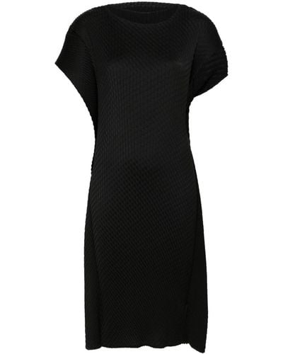 Issey Miyake Sleek Pleated Midi Dress - Black