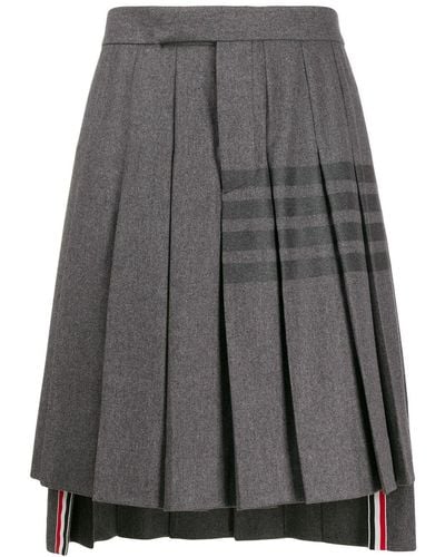 Thom Browne Knee-length Pleated 4-bar Striped Skirt - Gray