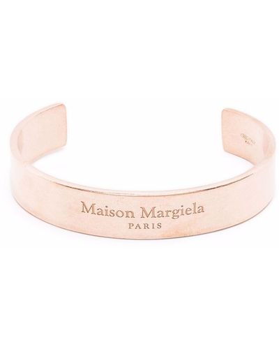 Maison Margiela Brazalete con logo grabado - Rosa