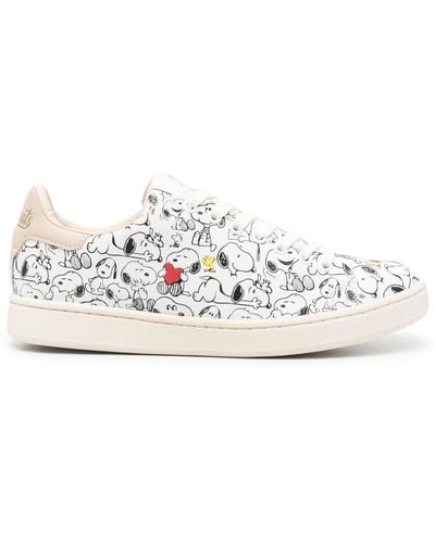MOA X Peanuts Snoopy Lace-up Sneakers - White