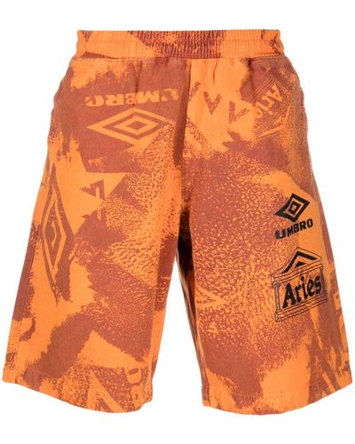 Aries X Umbro Shorts mit grafischem Print - Orange