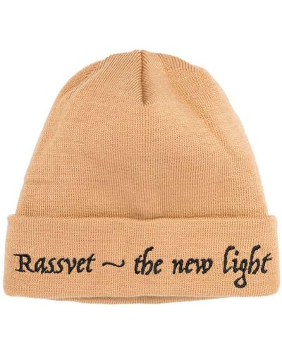 Rassvet (PACCBET) Beanie mit Slogan-Stickerei - Natur