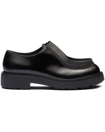 Prada Chaussures à lacets en cuir brossé opaque - Noir