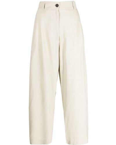 Studio Nicholson Pantalones capri de talle alto - Blanco