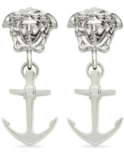 Versace Nautical Medusa Ohrringe mit Ankeranhänger - Weiß
