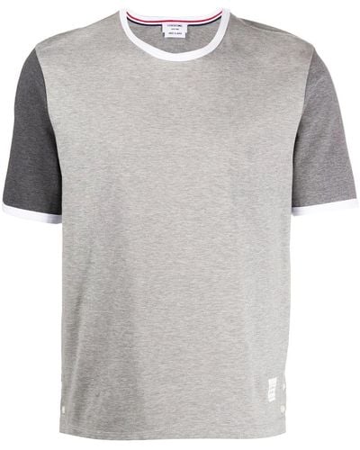 Thom Browne T-shirt Met Contrasterende Mouw - Grijs