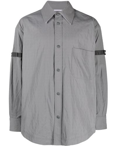 Thom Browne Camisa con cierre de botones y manga larga - Gris