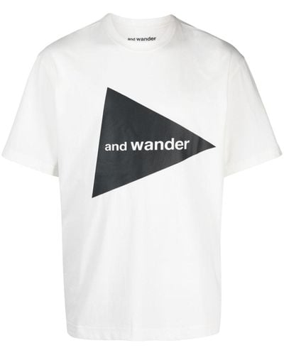 and wander Camiseta con logo estampado - Blanco