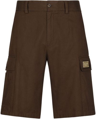 Dolce & Gabbana Pantalones cortos cargo con placa del logo - Marrón