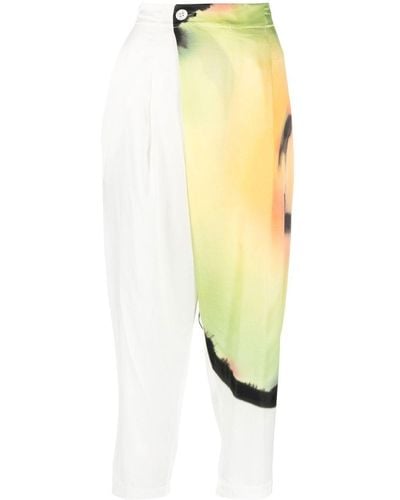 Issey Miyake Pantaloni crop con stampa - Giallo