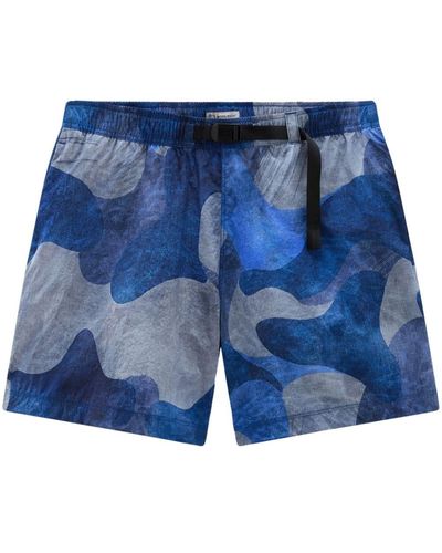 Woolrich Short de sport à imprimé camouflage - Bleu