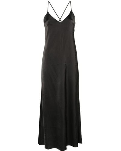 IVY & OAK Textured V-neck Maxi Dress - Black