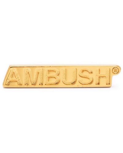 Ambush Ohrringe mit Logo-Schild - Mettallic