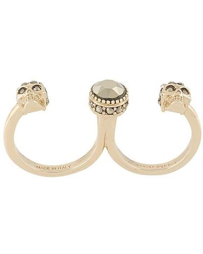Alexander McQueen Zwei-Finger-Ring mit Totenköpfen - Weiß