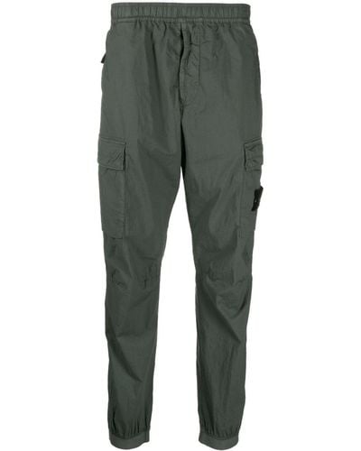 Stone Island Cargo Broek Met Toelopende Pijpen En Compass-logopatch - Groen