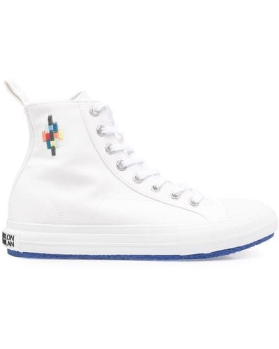 Marcelo Burlon Sneakers alte con suola a contrasto - Bianco