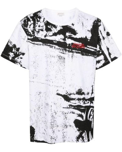 Alexander McQueen Camiseta con logo bordado - Blanco