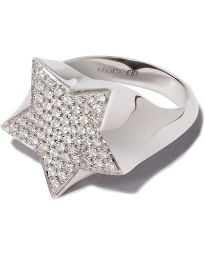 Eera Anillo con sello de estrella en oro blanco de 18kt con diamantes en pavé