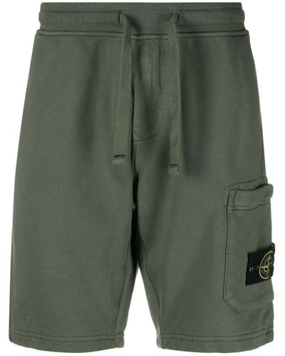 Stone Island Pantalones cortos de chándal con distintivo Compass - Verde