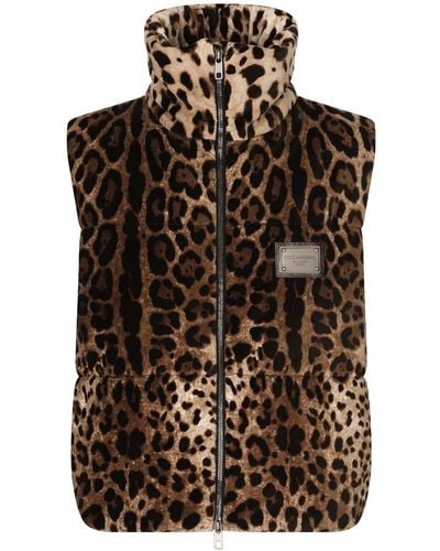 Dolce & Gabbana Blouson sans manches avec imprimé léopard et plaquette à logo - Marron