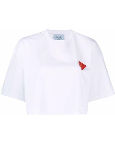 Prada T-shirt crop con spilla a triangolo - Bianco