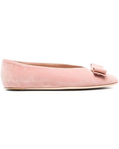 Ferragamo Vara Bow-detail Velvet Ballerina Shoes - Roze