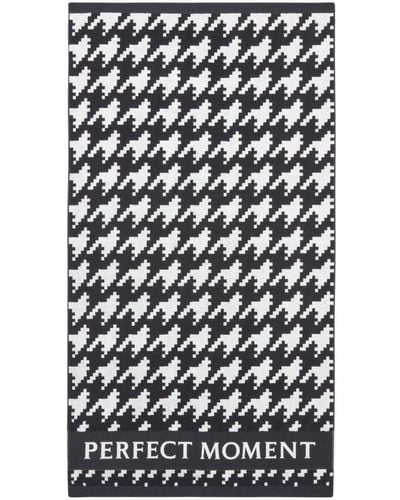 Perfect Moment Houndstooth-print Beach Towel - Black