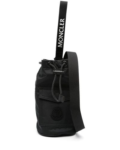 Moncler Mini Beuteltasche mit Logo-Patch - Schwarz