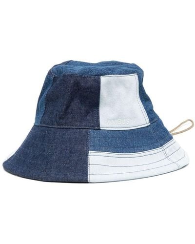 Ambush Cappello bucket denim con design patchwork - Blu