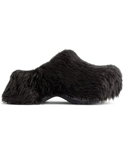 Balenciaga X Crocs mules en fourrure artificielle - Noir