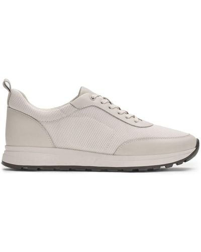 12 STOREEZ Mesh-panelled Trainers - White