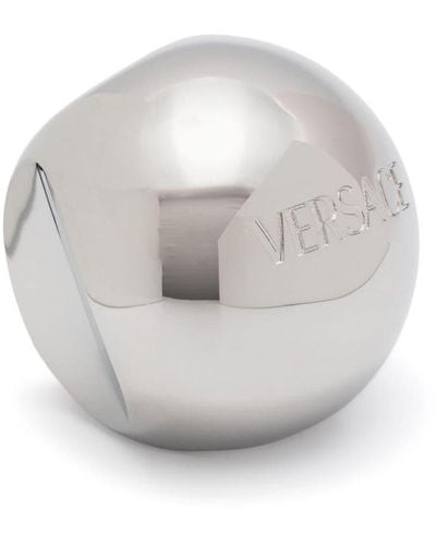 Versace Anillo Sphere con logo grabado - Gris