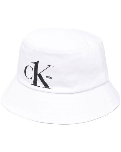Calvin Klein Fischerhut mit Logo-Stickerei - Weiß