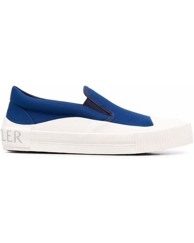 Moncler Slip-On-Sneakers mit Logo - Blau