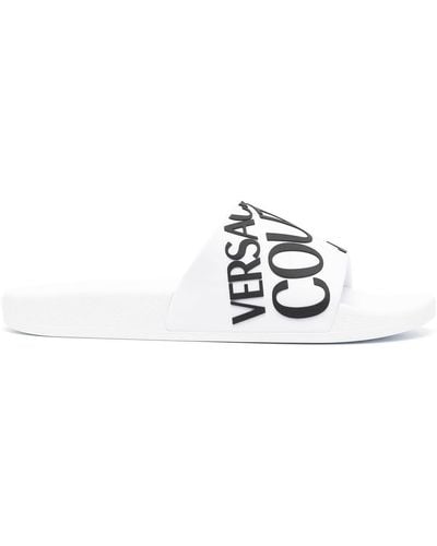 Versace Jeans Couture Badslippers Met Logoprint - Wit