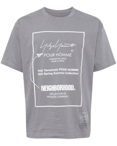Yohji Yamamoto X Neighborhood Katoenen T-shirt Met Logoprint - Grijs