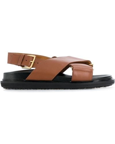 Marni Fussbet Sandalen Met Gekruiste Bandjes - Bruin